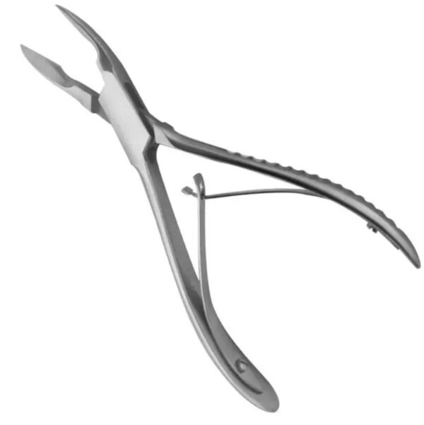 Bone cutting forceps